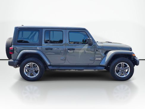 Used 2020 Jeep Wrangler Unlimited Sahara w/ LED Lighting Group AWD/4WD image 8