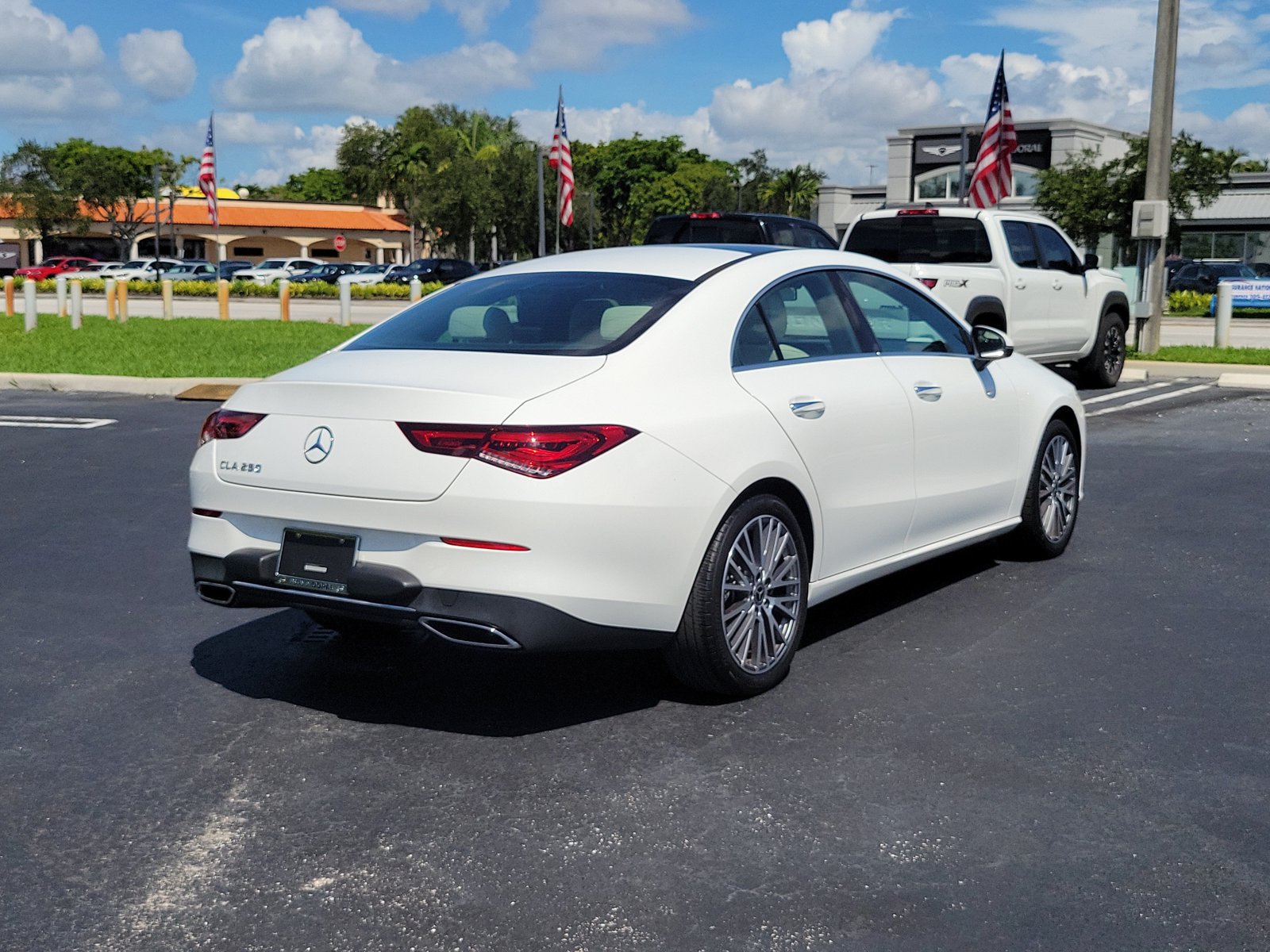 Used 2023 Mercedes-Benz CLA 250 image 4