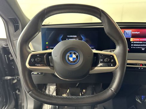 Used 2022 BMW iX xDrive50 w/ Premium Package image 18