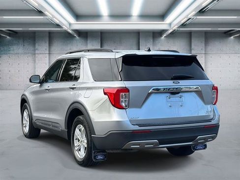 Used 2022 Ford Explorer XLT w/ Equipment Group 202A AWD/4WD image 27