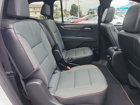 Used 2026 GMC Acadia AT4 w/ Luxury Package image 28