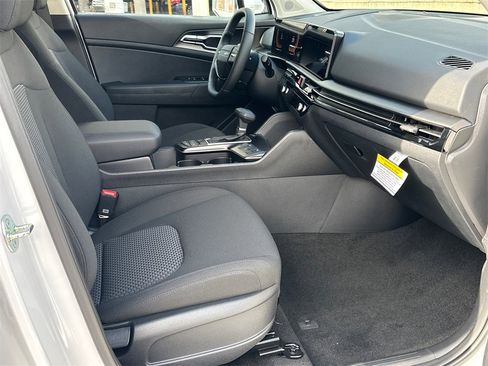 New 2026 Kia Sportage LX image 11