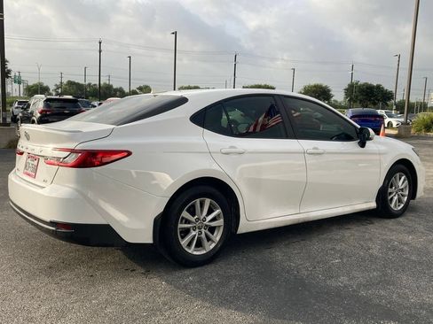 Used 2026 Toyota Camry LE w/ Convenience Package FWD image 4