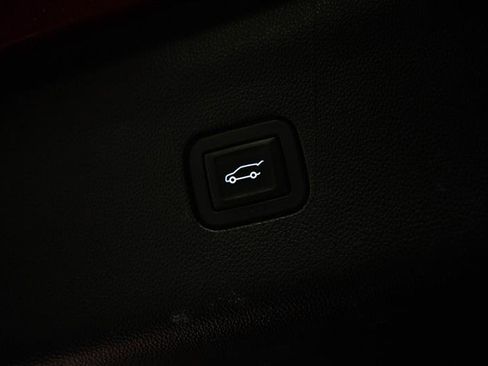 Used 2024 Buick Enclave Premium image 8