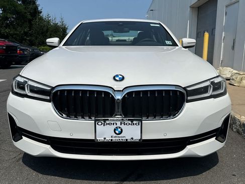 Used 2023 BMW 530i xDrive w/ Convenience Package AWD/4WD image 2