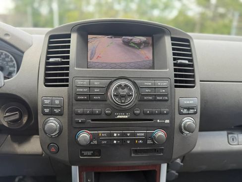 Used 2012 Nissan Pathfinder LE AWD/4WD image 12