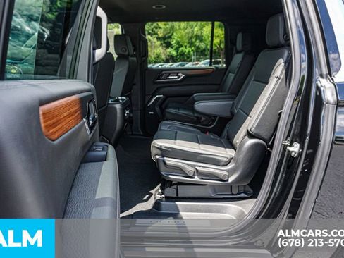 Used 2025 GMC Yukon XL Denali image 21