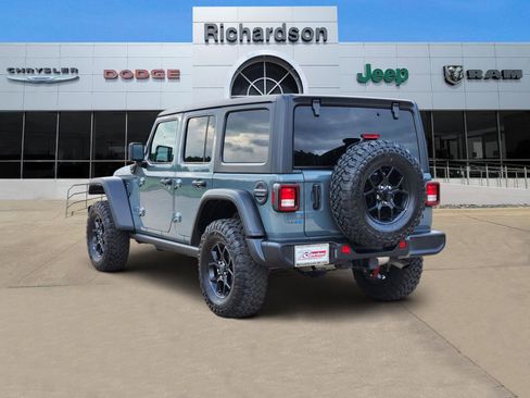 Used 2025 Jeep Wrangler Sport image 3