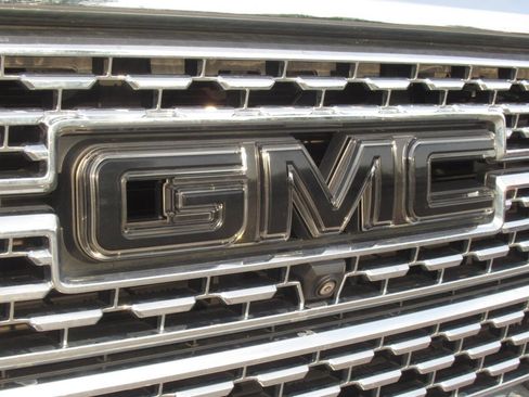 Used 2022 GMC Sierra 1500 Denali w/ Denali Reserve Package AWD/4WD image 4