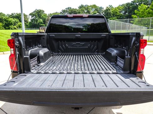 Used 2022 Chevrolet Silverado 1500 LT w/ LPO, Dark Essentials Package RWD image 20