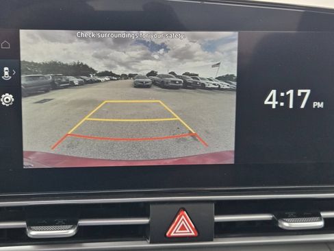 Used 2023 Hyundai Elantra SEL w/ Convenience Package FWD image 19
