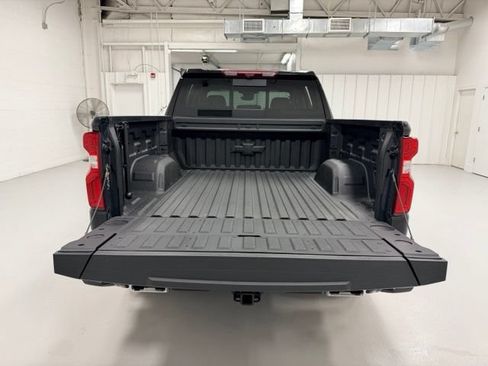 Certified 2025 Chevrolet Silverado 1500 High Country AWD/4WD image 25