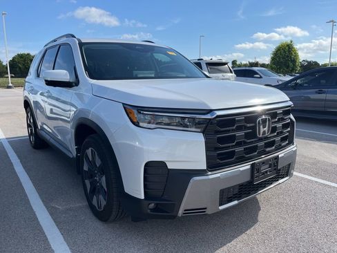 Used 2026 Honda Pilot Elite image 2