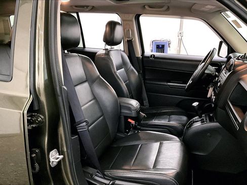 Used 2016 Jeep Patriot High Altitude image 8