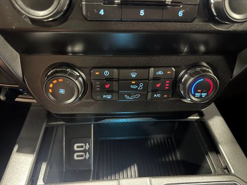 Used 2020 Ford F150 XLT w/ Equipment Group 302A Luxury AWD/4WD image 35