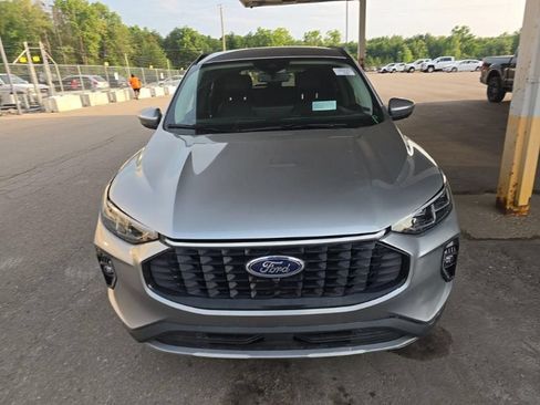 Used 2023 Ford Escape Platinum w/ Premium Technology Package AWD/4WD image 2