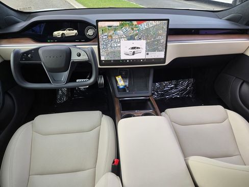 Used 2023 Tesla Model S Standard Range image 15