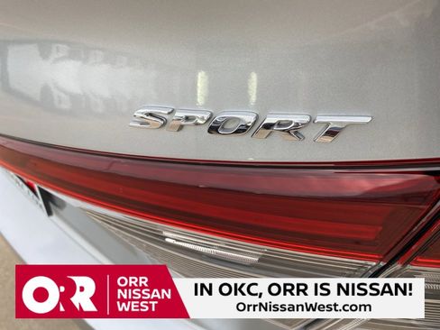 Used 2025 Honda Civic Sport image 11