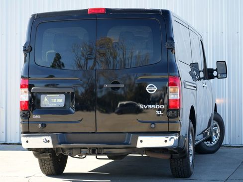 Used 2018 Nissan NV 3500 SL image 4