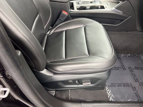 Used 2022 Ford Explorer XLT w/ Equipment Group 202A image 24