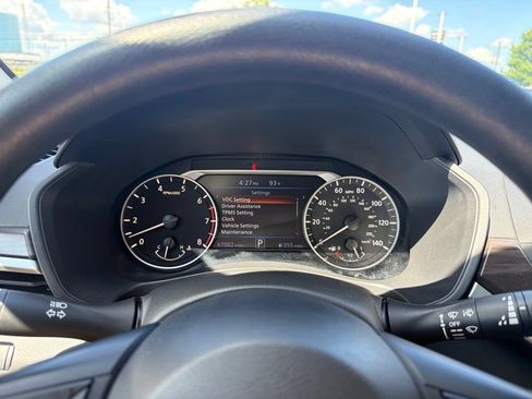 Used 2024 Nissan Altima 2.5 SV FWD image 19