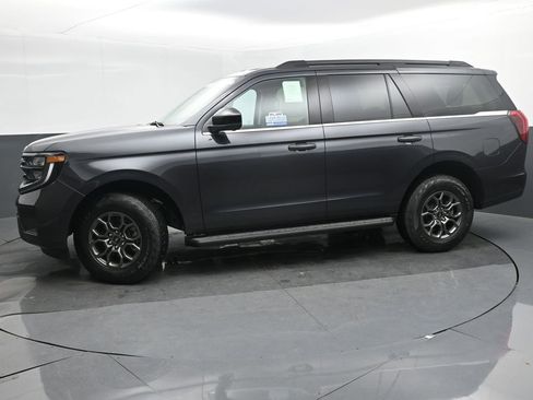 New 2025 Ford Expedition Active image 2