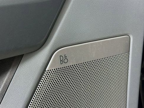 Certified 2022 Ford F150 XLT w/ Equipment Group 302A High image 19