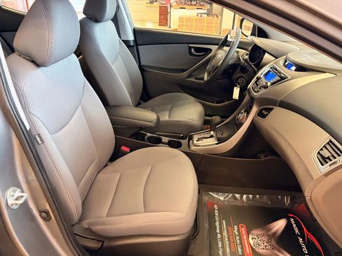 Used 2013 Hyundai Elantra GLS w/ Preferred Pkg image 18