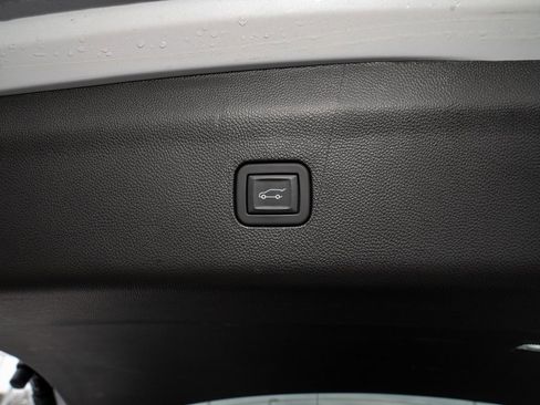 Used 2024 Buick Enclave Avenir w/ Avenir Technology Package image 6