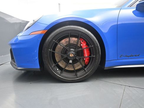 Used 2025 Porsche 911 Targa 4 GTS w/ Premium Package AWD/4WD image 4