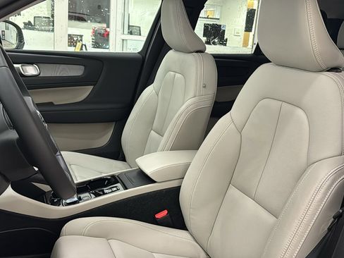 New 2026 Volvo XC40 B5 Ultra w/ Climate Package AWD/4WD image 23