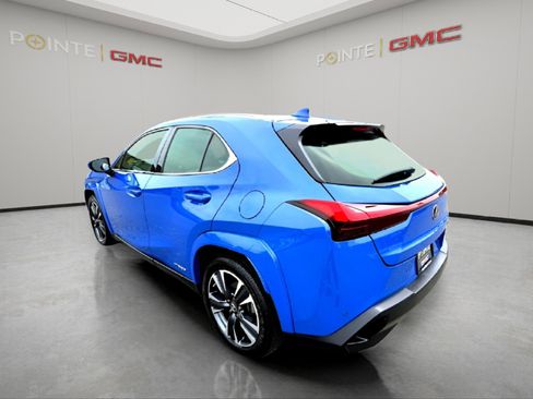 Used 2022 Lexus UX 250h w/ Premium Package image 6
