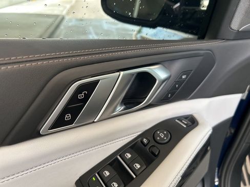 Used 2024 BMW X5 xDrive40i w/ M Sport Package AWD/4WD image 48