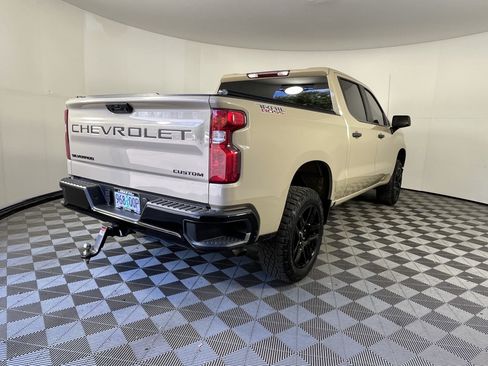 Used 2022 Chevrolet Silverado 1500 Custom Trail Boss w/ LPO, Dark Essentials Package AWD/4WD image 5