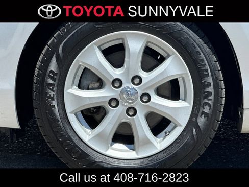 Used 2011 Toyota Camry LE w/ LE Extra-Value Pkg FWD image 12
