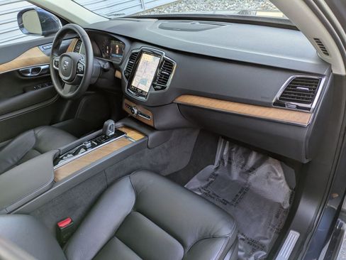 Certified 2023 Volvo XC90 B5 Plus w/ Protection Package Premier image 35