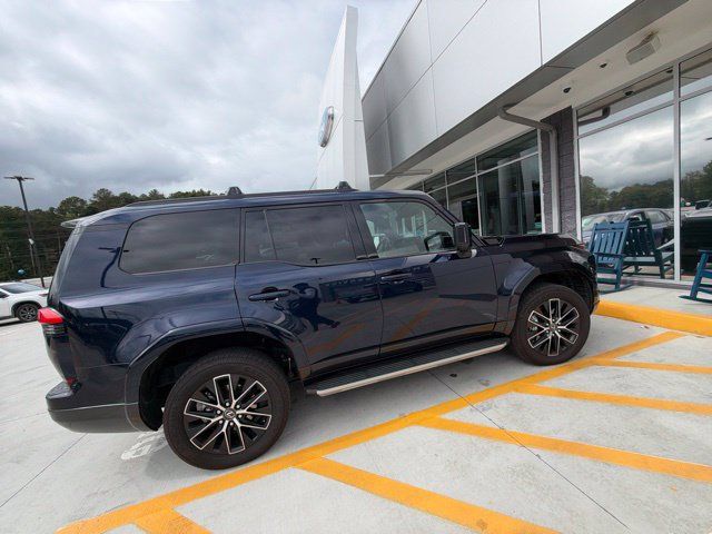 Used 2025 Lexus GX 550 w/ Accessory Package (2T) AWD/4WD image 13