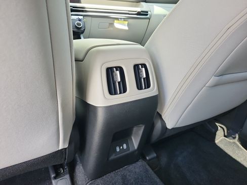 Used 2025 Hyundai Tucson SEL FWD image 18