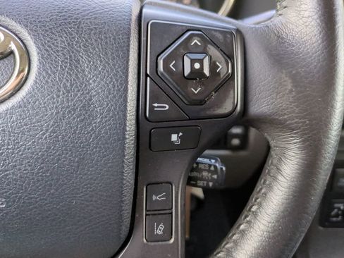 Used 2018 Toyota Sequoia Platinum AWD/4WD image 27