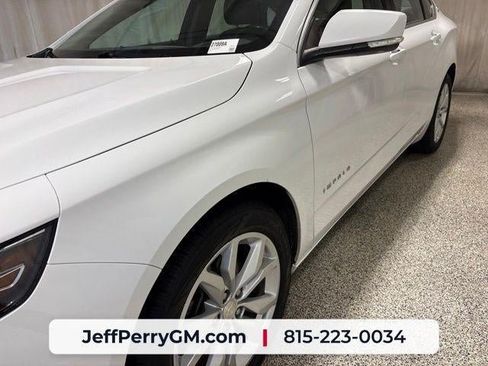 Used 2018 Chevrolet Impala LT FWD image 11