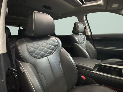 Used 2021 Hyundai Palisade Limited w/ Winter Package image 19