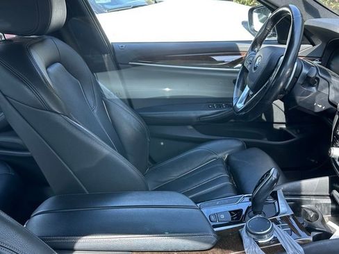 Used 2020 BMW 540i xDrive w/ Premium Package image 5