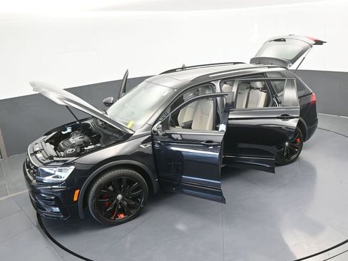 Used 2020 Volkswagen Tiguan SE R-Line image 71