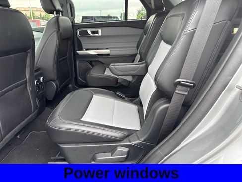 Used 2023 Ford Explorer XLT w/ Equipment Group 202A AWD/4WD image 8