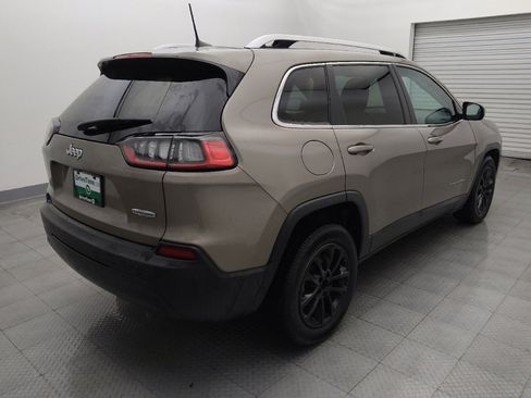 Used 2019 Jeep Cherokee Latitude Plus w/ Comfort/Convenience Group image 9