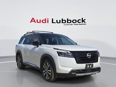 Used 2025 Nissan Pathfinder Platinum w/ Black Appearance Package