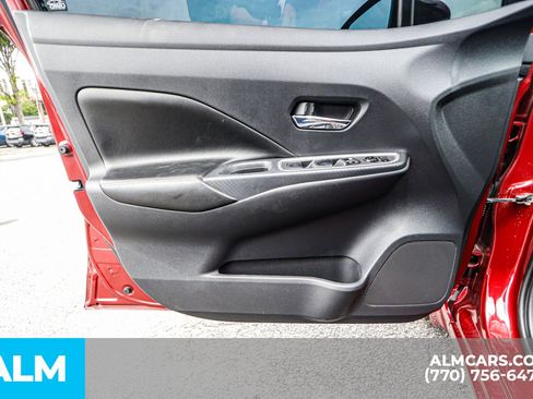 Used 2020 Nissan Versa SR w/ Convenience Package image 52