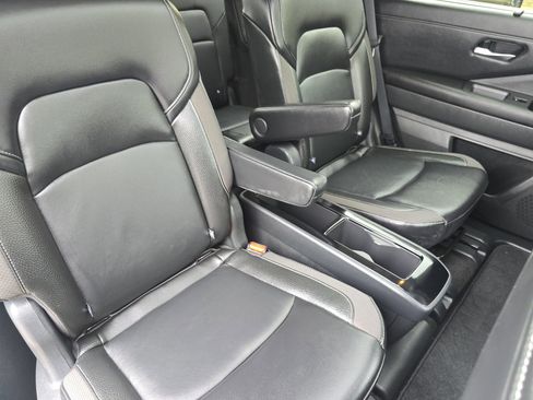 Used 2024 Nissan Pathfinder SL w/ SL Premium Package image 30