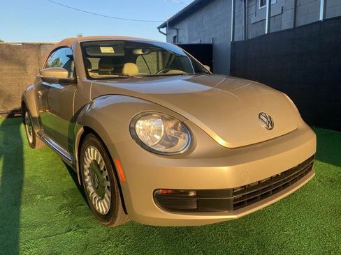 Used 2013 Volkswagen Beetle 2.5 FWD image 2