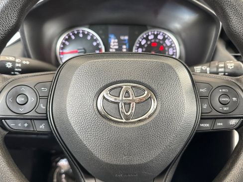 Certified 2022 Toyota RAV4 XLE w/ Convenience Package FWD image 22